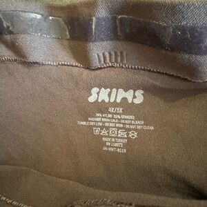 NWOT SKIMS sculpting